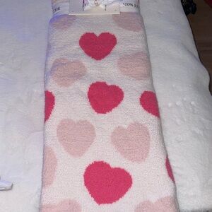 Cupcakes & Cashmere Pink Hearts Valentine’s Day Throw Blanket 2025